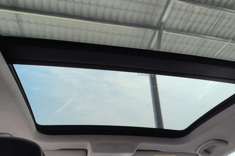 Used Volkswagen C-TREK 2018 230TSI DSG Comfort Model Headliner