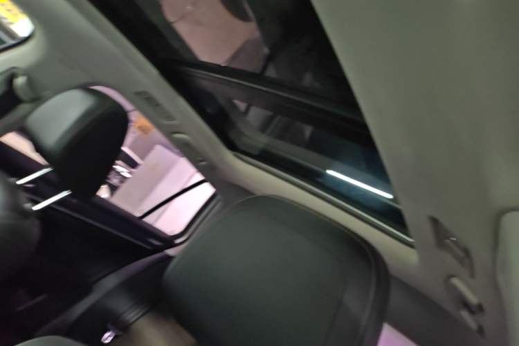 Used Volkswagen C-TREK 2018 230TSI DSG Comfort Model Headliner