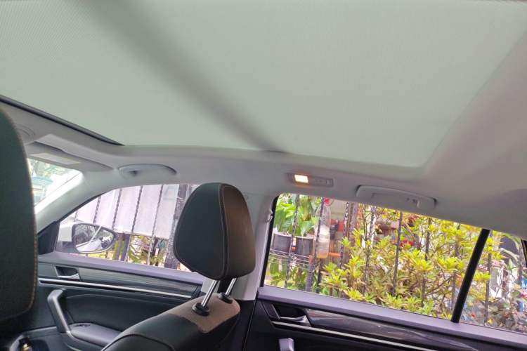 Used Volkswagen C-TREK 2018 230TSI DSG Comfort Model Headliner