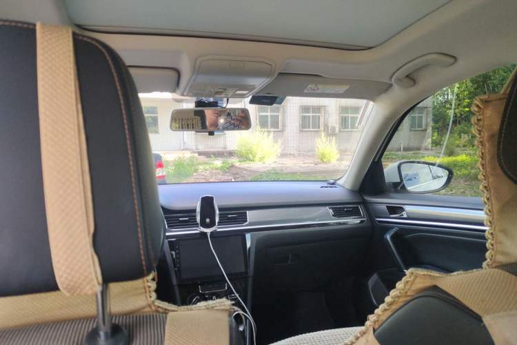 Used Volkswagen C-TREK 2018 1.5L Automatic Comfort Model Headliner