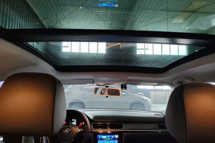 Used Volkswagen C-TREK 2018 1.5L Automatic Comfort Model Headliner
