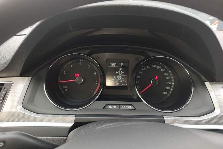 Used Volkswagen C-TREK 2018 1.5L Automatic Fashion Model Instrument Cluster