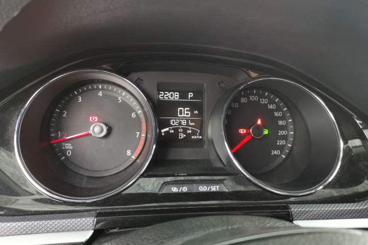Used Volkswagen C-TREK 2018 230TSI DSG Comfort Model Instrument Cluster