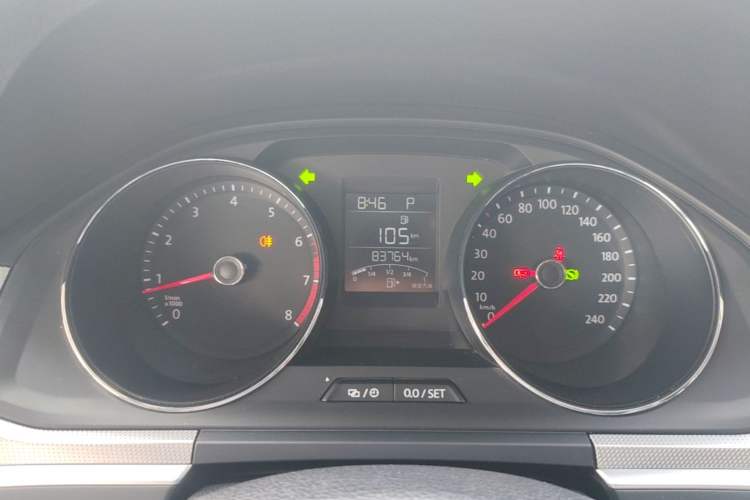 Used Volkswagen C-TREK 2018 1.5L Automatic Fashion Model Instrument Cluster