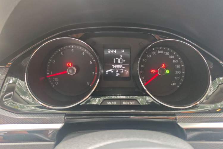 Used Volkswagen C-TREK 2018 230TSI DSG Comfort Model Instrument Cluster