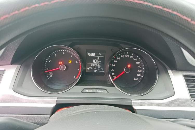 Used Volkswagen C-TREK 2018 1.5L Automatic Fashion Model Instrument Cluster
