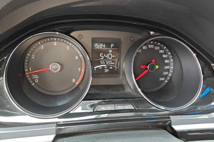 Used Volkswagen C-TREK 2018 230TSI DSG Comfort Model Instrument Cluster