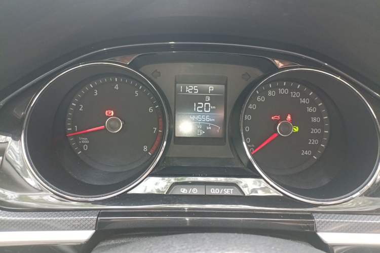 Used Volkswagen C-TREK 2018 1.5L Automatic Comfort Model Instrument Cluster