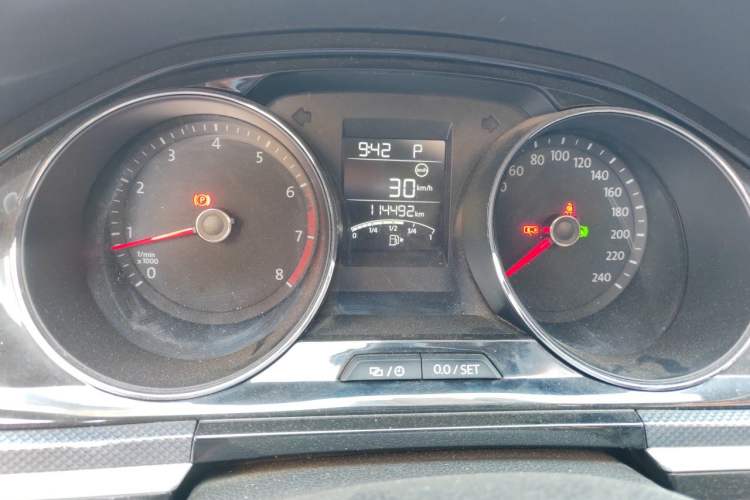 Used Volkswagen C-TREK 2018 1.5L Automatic Comfort Model Instrument Cluster