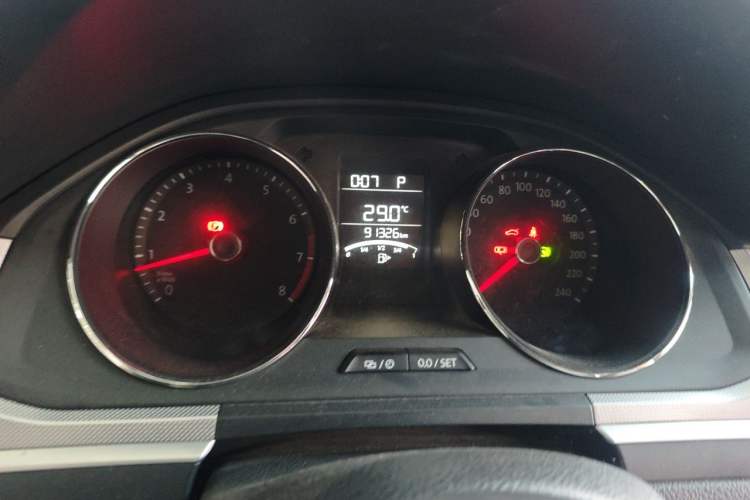 Used Volkswagen C-TREK 2018 1.5L Automatic Fashion Model Instrument Cluster