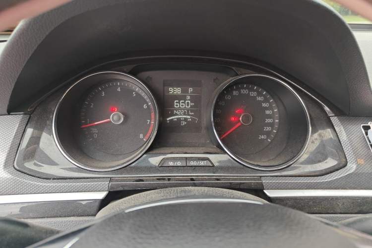 Used Volkswagen C-TREK 2018 1.5L Automatic Comfort Model Instrument Cluster