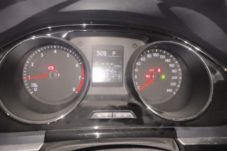 Used Volkswagen C-TREK 2018 1.5L Automatic Comfort Model Instrument Cluster