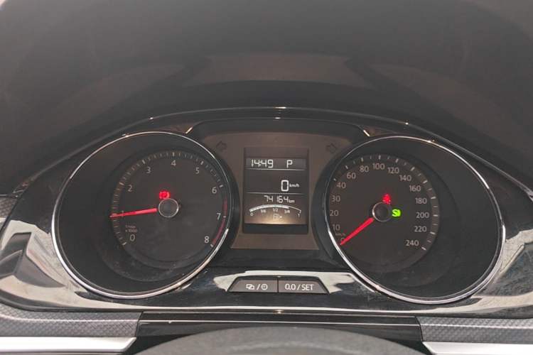 Used Volkswagen C-TREK 2018 1.5L Automatic Comfort Model Instrument Cluster