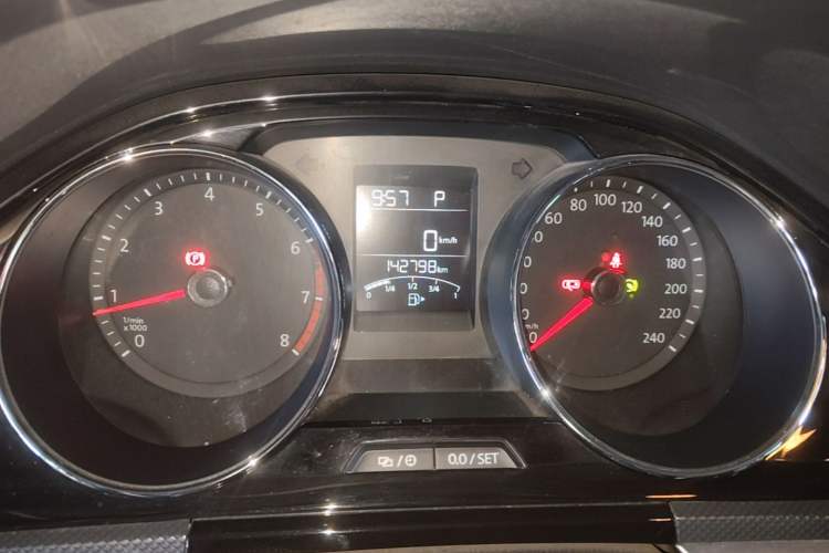 Used Volkswagen C-TREK 2018 230TSI DSG Comfort Model Instrument Cluster