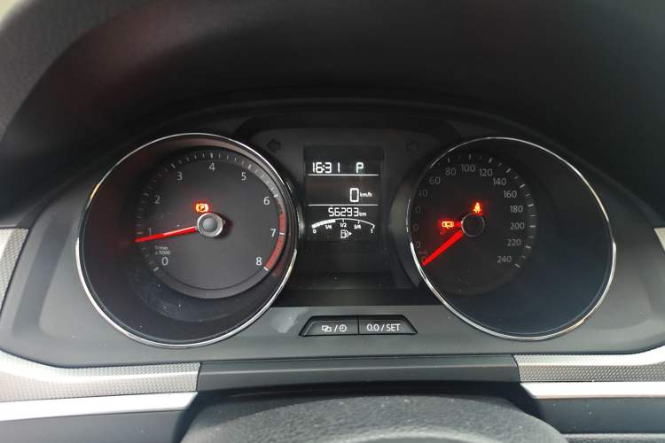 Used Volkswagen C-TREK 2018 1.5L Automatic Fashion Model Instrument Cluster