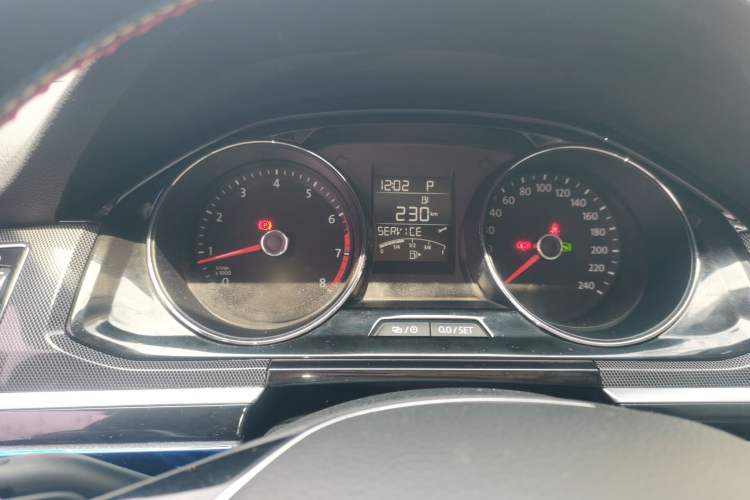 Used Volkswagen C-TREK 2018 230TSI DSG Luxury Version Instrument Cluster