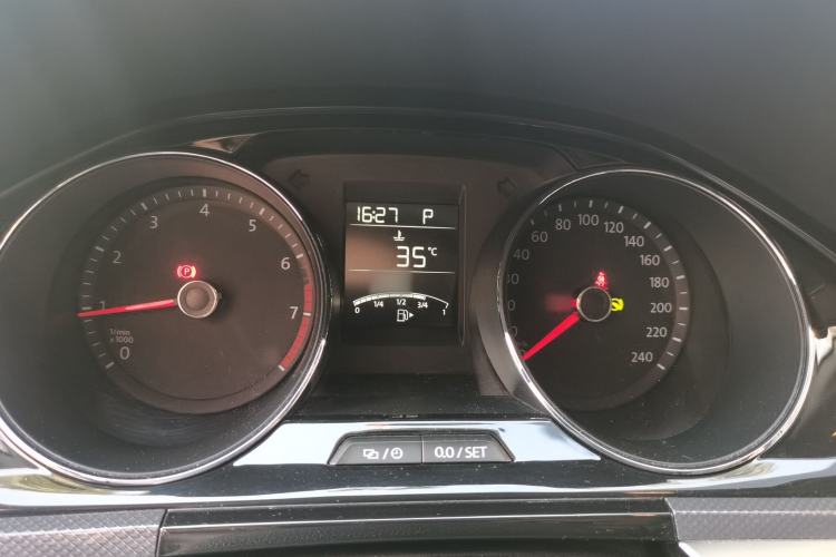 Used Volkswagen C-TREK 2018 1.5L Automatic Luxury Edition Instrument Cluster