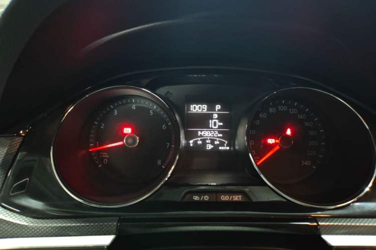 Used Volkswagen C-TREK 2018 230TSI DSG Comfort Model Instrument Cluster