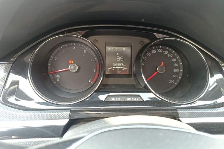 Used Volkswagen C-TREK 2018 230TSI DSG Comfort Model Instrument Cluster