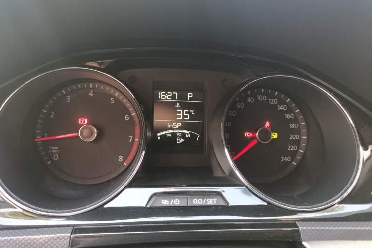 Used Volkswagen C-TREK 2018 1.5L Automatic Luxury Edition Instrument Cluster