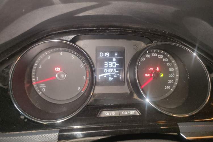 Used Volkswagen C-TREK 2018 230TSI DSG Comfort Model Instrument Cluster