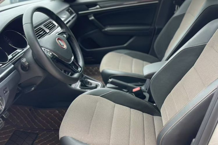 Used Volkswagen C-TREK 2018 230TSI DSG Comfort Model Interior 2