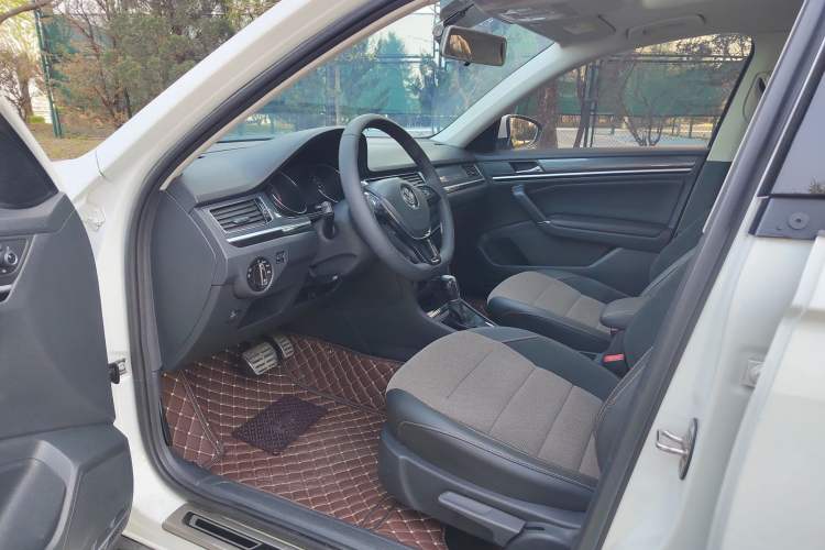 Used Volkswagen C-TREK 2018 1.5L Automatic Comfort Model Interior 2