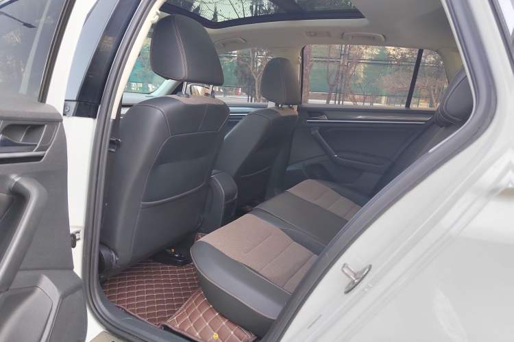 Used Volkswagen C-TREK 2018 1.5L Automatic Comfort Model Interior 3