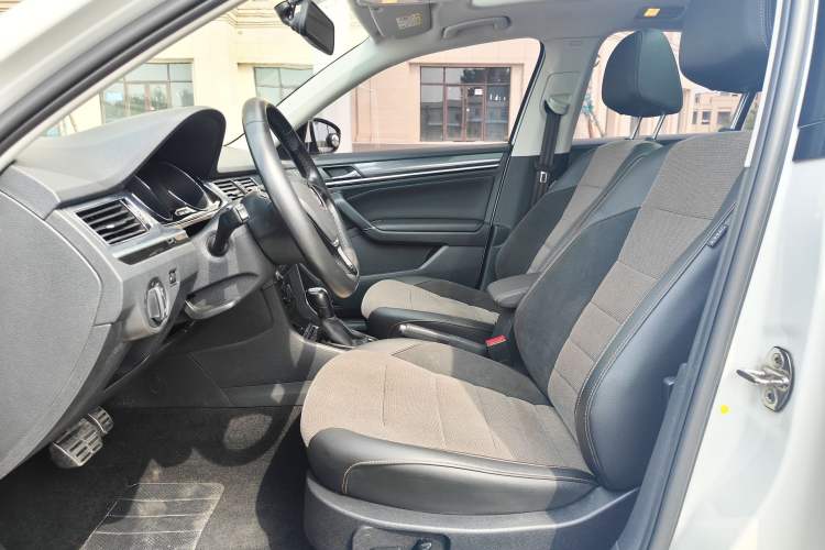 Used Volkswagen C-TREK 2018 230TSI DSG Comfort Model Interior 5