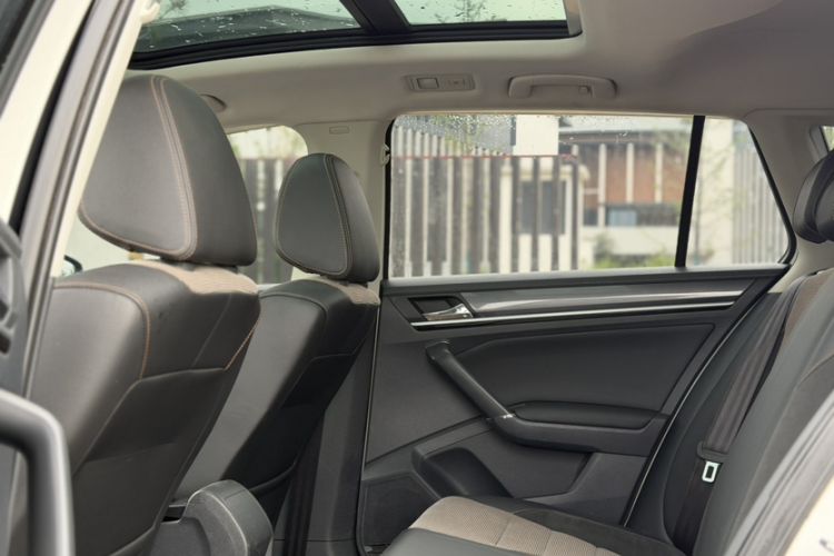 Used Volkswagen C-TREK 2018 230TSI DSG Comfort Model Interior 5