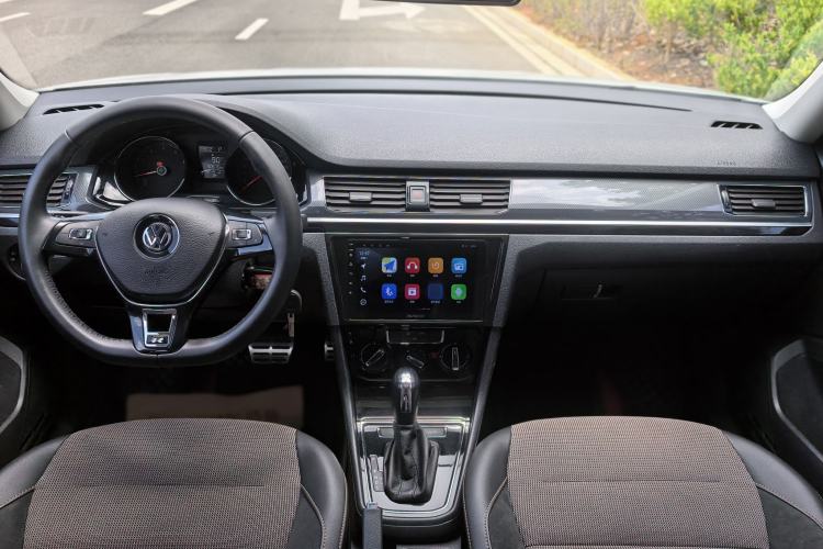 Used Volkswagen C-TREK 2018 1.5L Automatic Luxury Edition Interior 7