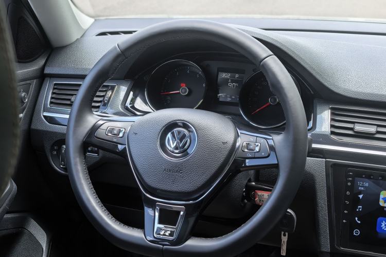 Used Volkswagen C-TREK 2018 1.5L Automatic Luxury Edition Interior 8