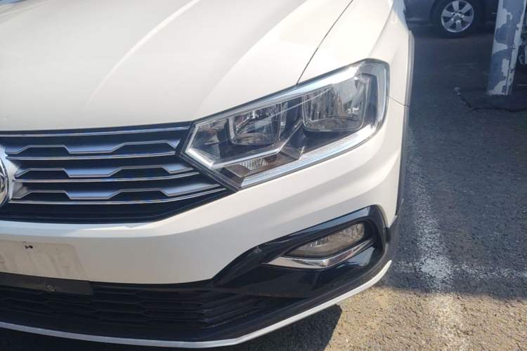 Used Volkswagen C-TREK 2018 1.5L Automatic Fashion Model Left Front Headlight