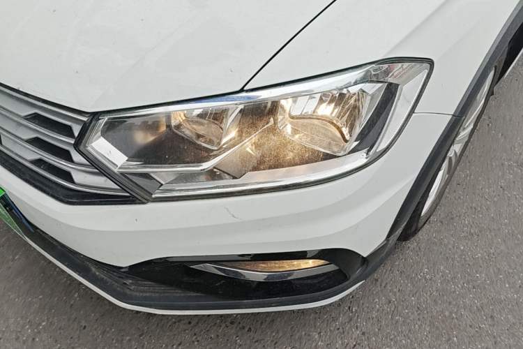 Used Volkswagen C-TREK 2018 1.5L Automatic Fashion Model Left Front Headlight