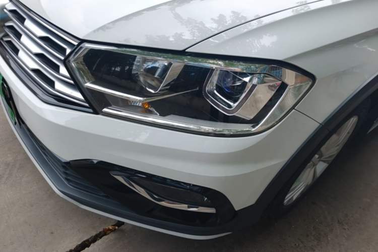 Used Volkswagen C-TREK 2018 1.5L Automatic Comfort Model Left Front Headlight