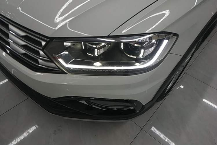 Used Volkswagen C-TREK 2018 1.5L Automatic Fashion Model Left Front Headlight