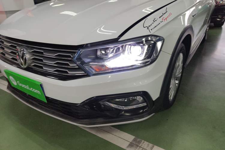 Used Volkswagen C-TREK 2018 1.5L Automatic Comfort Model Left Front Headlight