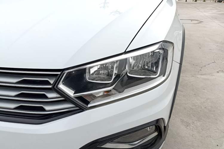 Used Volkswagen C-TREK 2018 1.5L Automatic Fashion Model Left Front Headlight