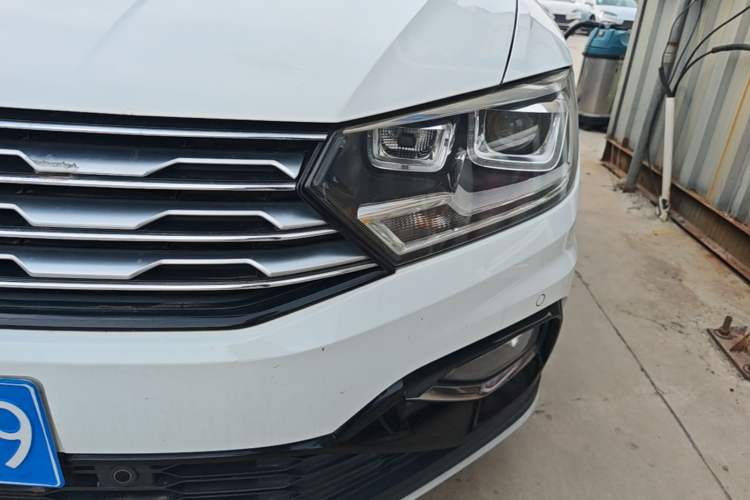 Used Volkswagen C-TREK 2018 230TSI DSG Luxury Version Left Front Headlight