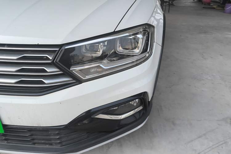 Used Volkswagen C-TREK 2018 230TSI DSG Comfort Model Left Front Headlight