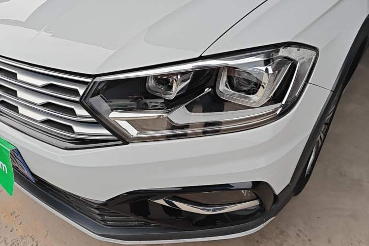 Used Volkswagen C-TREK 2018 230TSI DSG Comfort Model Left Front Headlight