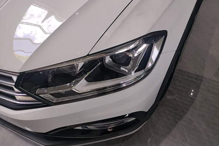 Used Volkswagen C-TREK 2018 230TSI DSG Comfort Model Left Front Headlight