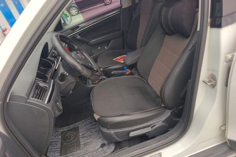 Used Volkswagen C-TREK 2018 230TSI DSG Comfort Model Left Front Seat