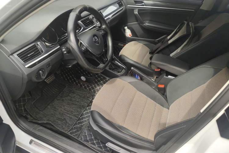 Used Volkswagen C-TREK 2018 1.5L Automatic Comfort Model Left Front Seat
