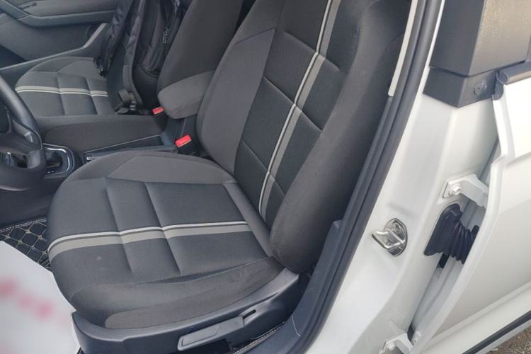Used Volkswagen C-TREK 2018 1.5L Automatic Fashion Model Left Front Seat