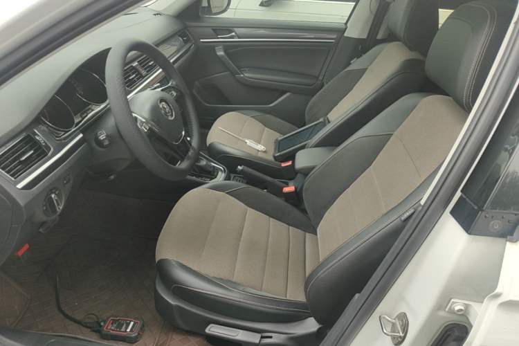 Used Volkswagen C-TREK 2018 1.5L Automatic Comfort Model Left Front Seat