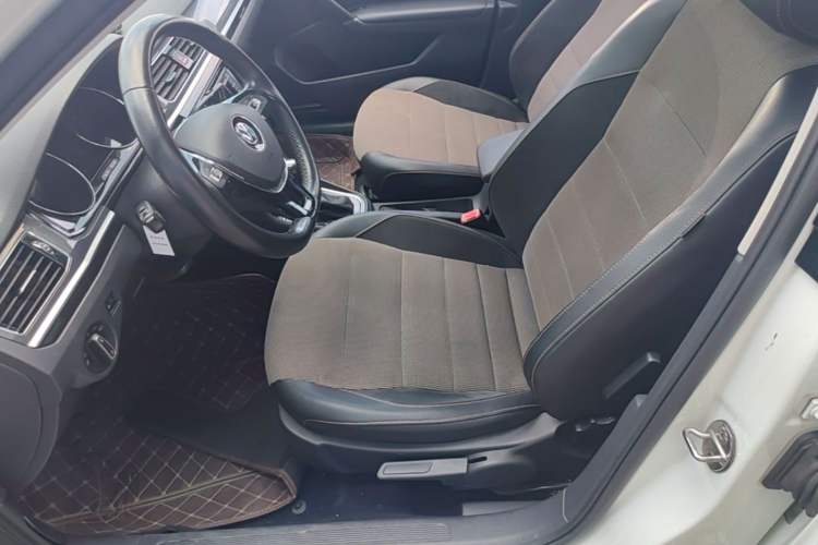 Used Volkswagen C-TREK 2018 1.5L Automatic Comfort Model Left Front Seat