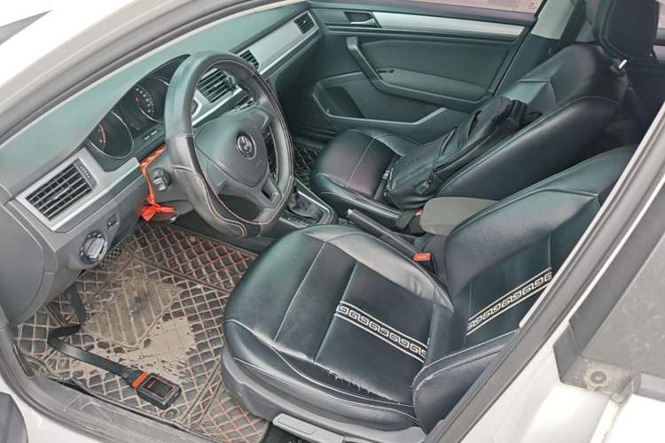 Used Volkswagen C-TREK 2018 1.5L Automatic Fashion Model Left Front Seat