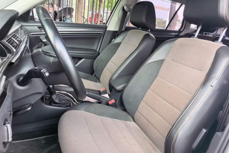 Used Volkswagen C-TREK 2018 230TSI DSG Comfort Model Left Front Seat