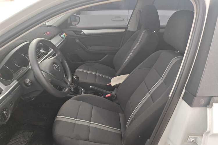 Used Volkswagen C-TREK 2018 1.5L Manual Fashion Model Left Front Seat